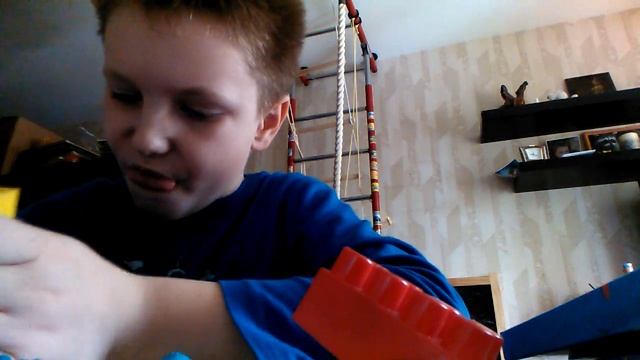 Замок из кинетического песка. смотреть онлайн