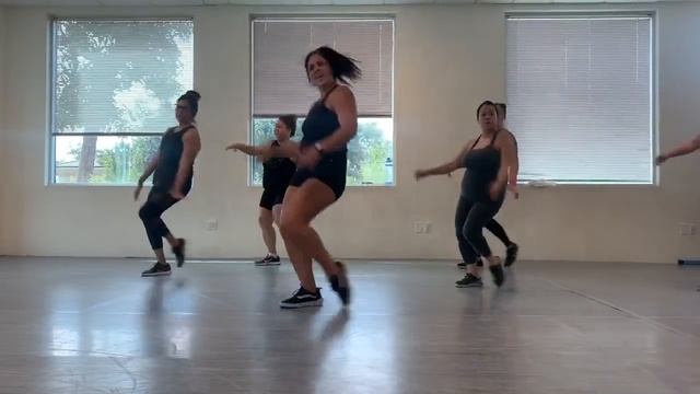 Boys by LIZZO ?|| House Party HIIT with Berns смотреть онлайн