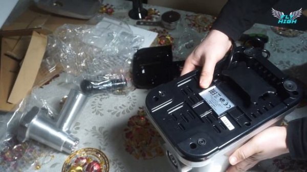 CASO DESIGN - Meat Grinder Mincer & Sausage Maker by CASO FW 2000