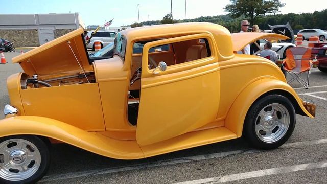1932 PPG CREAMY CANTALOUPE FORD 3 WINDOW COUPE смотреть онлайн