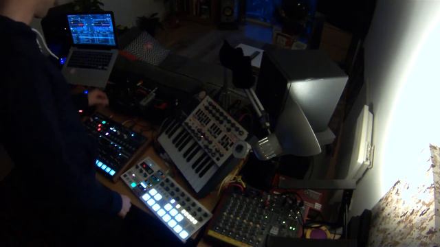 sneakDub on Arturia Minibrute, Drumbrute & Beatstep Pro смотреть онлайн