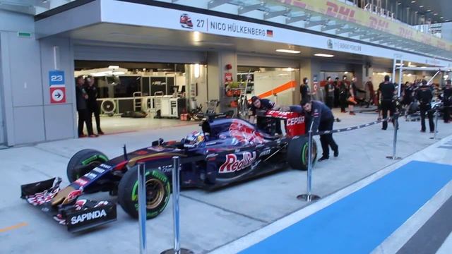Тренировка пит-стопа Torro Rosso в Сочи смотреть онлайн