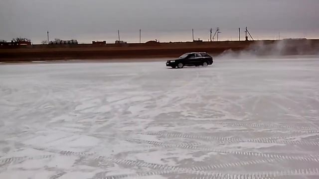 Ауди S4 на льду смотреть онлайн