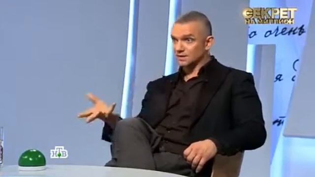 Вроде здравый актёр , а тут такое. смотреть онлайн
