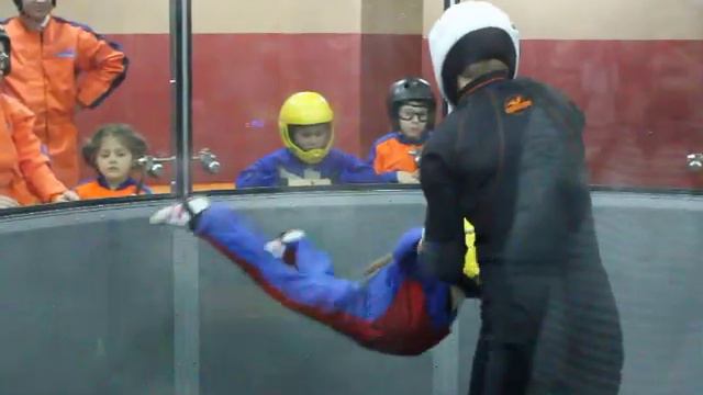 Второй полет Ксюшки в аэротрубе! 5 лет 3 месяца. Март 2014 смотреть онлайн