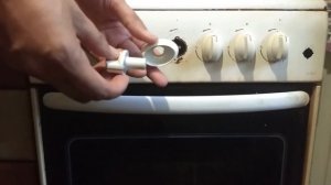 1е В. Не крутятся ручки плиты. Как я справился с ручками на газ плите. И как их снять. Gas Cooker.