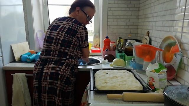 делаю пирог рыбный и сосиски в тесте. смотреть онлайн