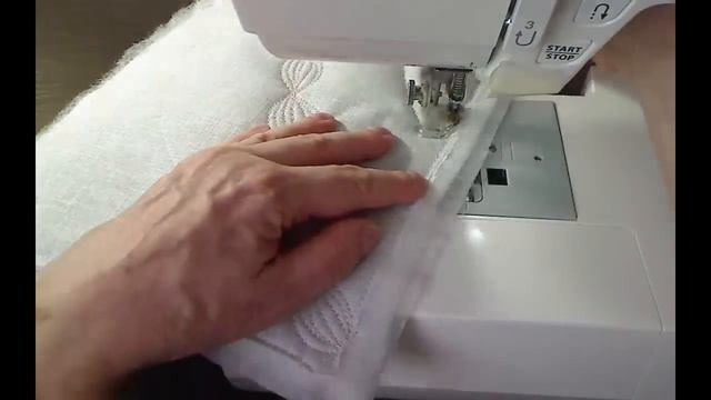 Красивый и простой рисунок свободно ходовой стежки станет вашим любимым. смотреть онлайн