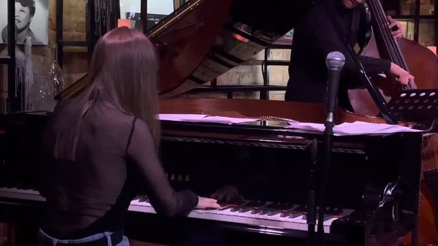 Uneven Flow – Квартет Ксении Жиронкиной – 19.03.22 – jazz club ESSE (Moscow 🇷🇺 Russia). смотреть онлайн