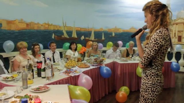 Темнокожий МС на радио, негр-ведущий, нерг на празднике в Екатеринбурге