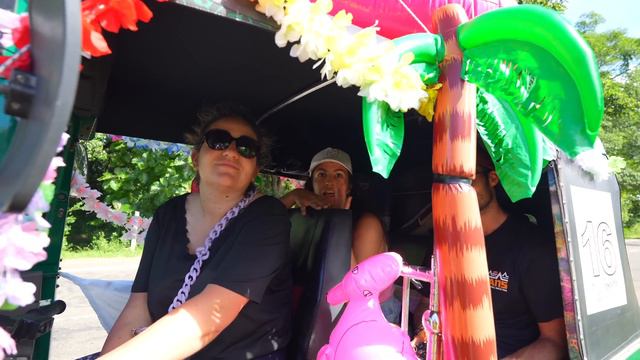 Bath Time For Us & Our TukTuk with Locals 🇱🇰 смотреть онлайн