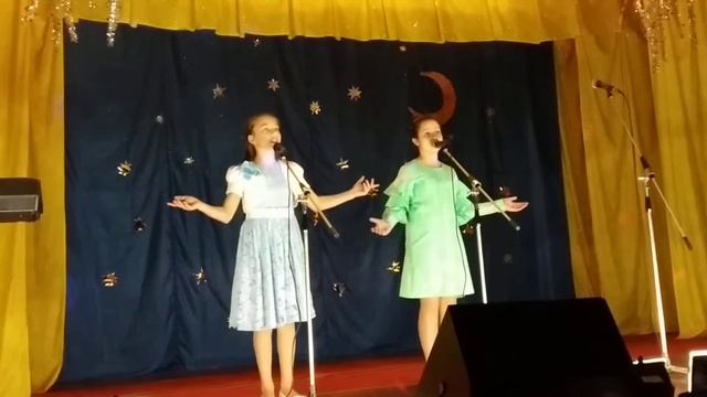 Песня-Падают снежинки смотреть онлайн