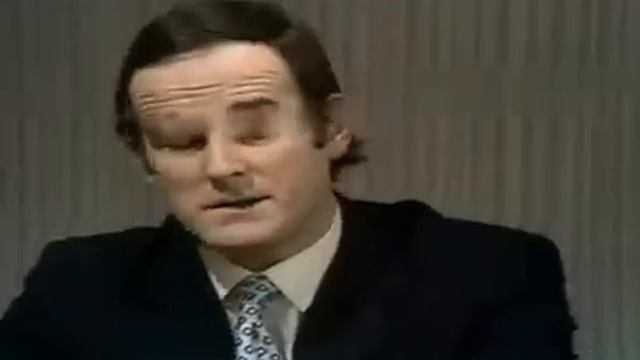 Monty Python - Argument Clinic смотреть онлайн