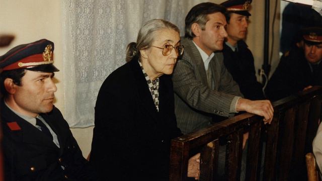 Kjo është telefonata e fundit e Nexhmije Hoxhës смотреть онлайн