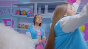 НОВЫЕ ПАРЫ В ШКОЛЕ BUNNY? ДИАНА И ЗИП ИЛИ ЗИАНА И СМАЙЛ - ЧТО ЭТО ЗНАЧИТ? ДИАНА УДИВИЛА ПОДРОСТКОВ!