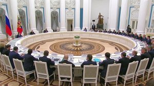 О поддержке военнослужащих и их семей заявил президент на заседании президиума Госсовета