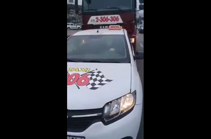 Неадекватный таксист из Ростова смотреть онлайн