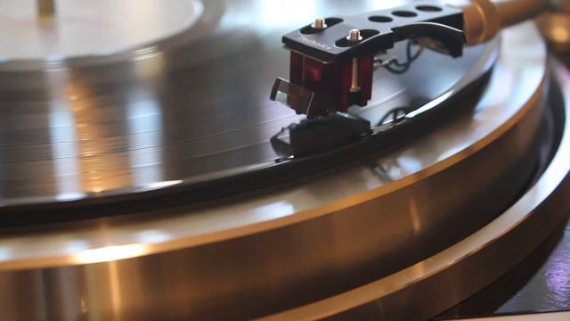 Kenwood KP 1100 Turntable with Denon DL 110 Cartridge Stylus plays old Aussie vinyl LP смотреть онлайн