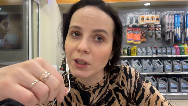 Ночь на заправке. Беспокойные ноги. Некуда бежать смотреть онлайн