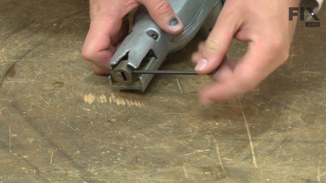 Makita Reciprocating Saw Repair - How to Replace the Blade Clamp смотреть онлайн