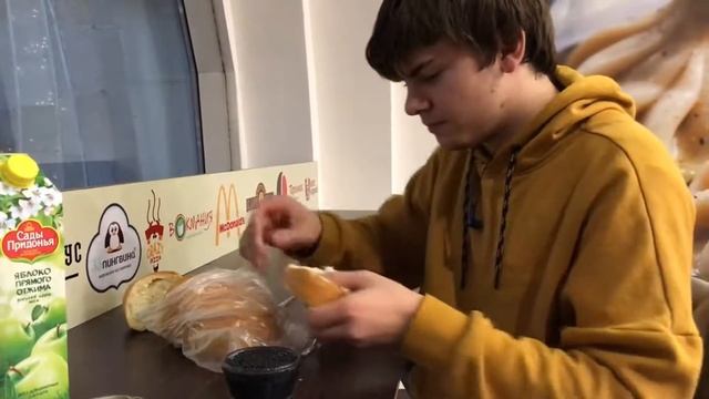 Первый во Вселенной обзор на чёрную икру "Дары моря" смотреть онлайн