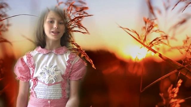 Страна читающая — Валентина Горячева читает произведение «Родина» К. М. Симонова смотреть онлайн