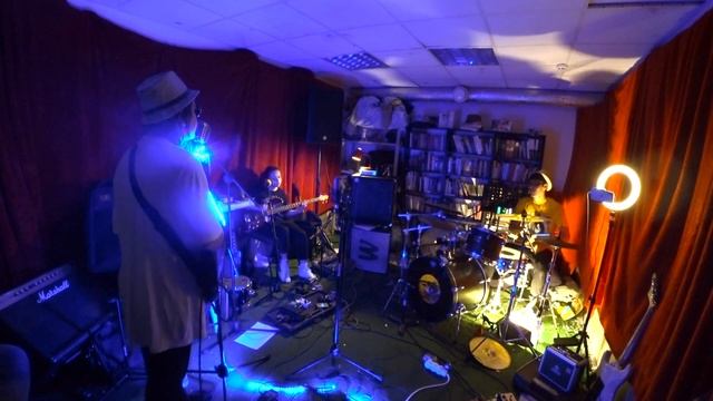 МВиПД — Самые Клёвые Тёлки (мат троих детей live) смотреть онлайн