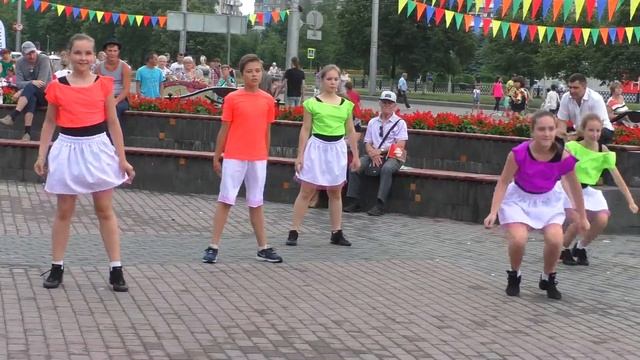 группа "Затмение" | танцуют дети | Children dance . 孩子 смотреть онлайн