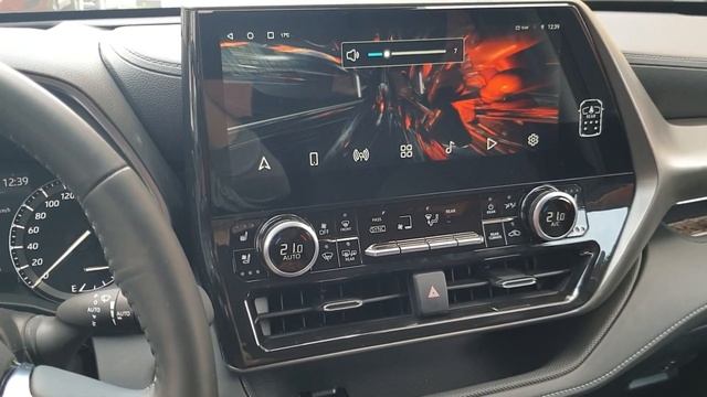 Магнитола Toyota Highlander U70 2023, экран 12,3