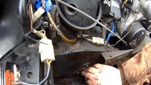 Ремонт снегохода. Снятие коробки на снегоходе.