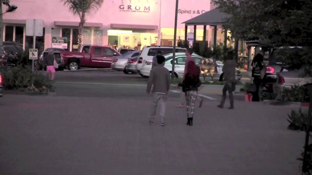 Том Каулитц и модель Риа Зоммерфельд смотреть онлайн