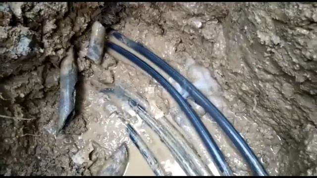 ПНД-труба без маркировки дала течь и затопила участок смотреть онлайн