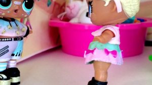 НЕ ПОДЕЛИЛИ ИГРУШКИ С НОВЕНЬКИМИ🤣😱😜 В ДЕТСКОМ САДИКЕ! Куклы ЛОЛ сюрприз смешные мультики Даринелк