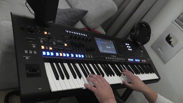 Tina Charles " I Love To Love " slow version cover Yamaha Genos смотреть онлайн