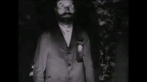 Отец мой Ленин, а мать Надежда Крупская ..