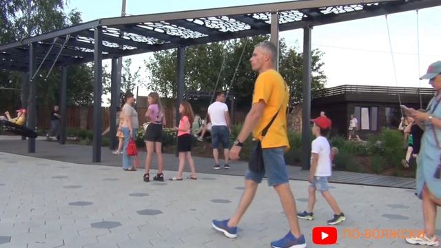 Самара.Вертолетная площадка. Красивое место. Краткая экскурсия. Ведущий и гость Найджел смотреть онлайн