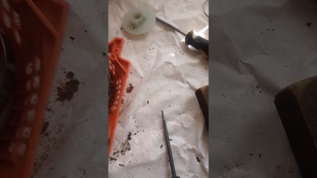 Как поставить пружину стартёра бензопилы. смотреть онлайн