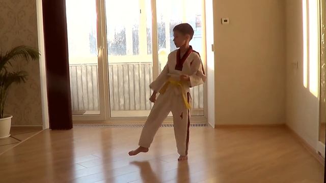 Тхэквонодо Пхумсэ  2 Тэгук И Джан