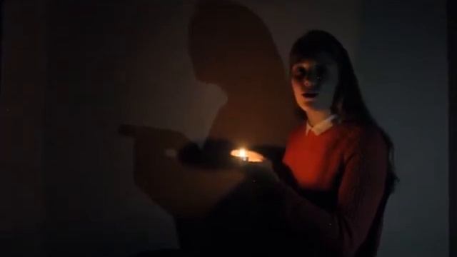 М. Цветаева "Осыпались листья над вашей могилой" смотреть онлайн