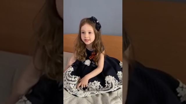 С.Кадашников "Летела с фронта похоронка", читает Николаева София смотреть онлайн