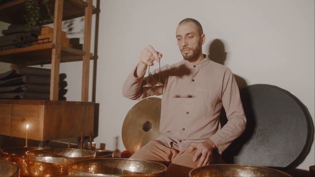 Aum Chanting 432Hz - Tibetan Monks Chanting Singing Bowls - ASMR Aum Meditation [Aum Mantra 432Hz]