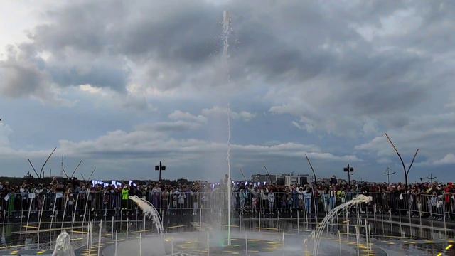 Южный Урал. Магнитогорск. Поющий фонтан в парке Притяжение. 16 июля 2023 г. смотреть онлайн