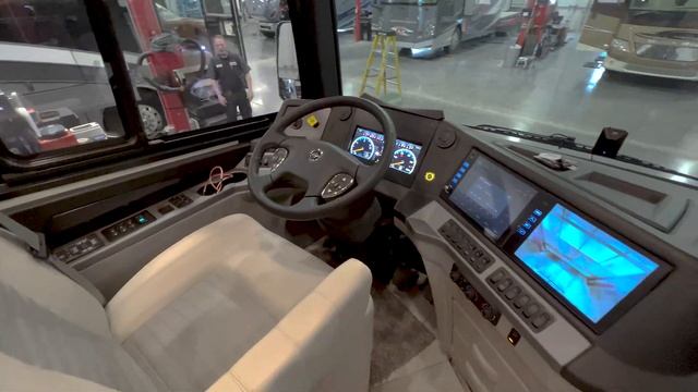 2022 Newmar New Aire 3545 (17N210235) смотреть онлайн