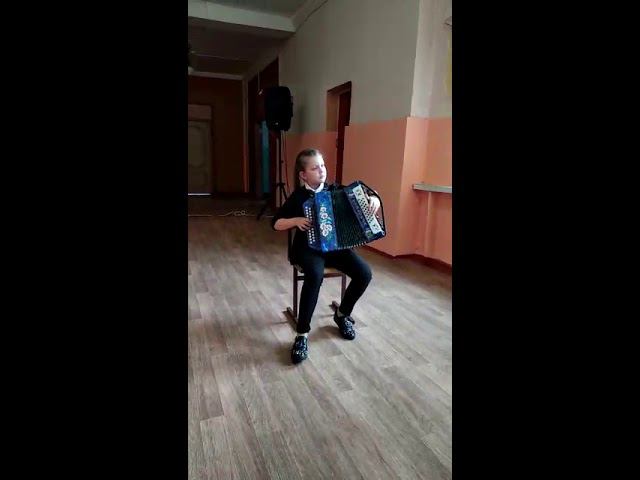 Динара Вдовина с песней 