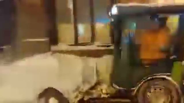 Как в Одессе чистят улицы от снега 2 смотреть онлайн