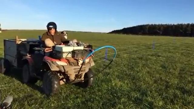 Electric fence crosser смотреть онлайн