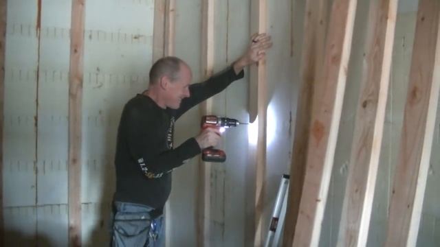 Framing Over Quad Lock ICF for Easier Electric and Drywall смотреть онлайн