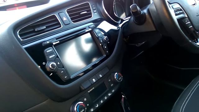 Used Kia Ceed SW 1.6 CRDi 3 5dr Silver 2013 смотреть онлайн