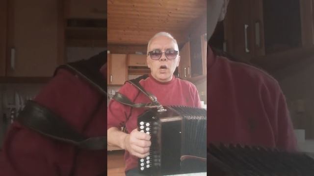 Ой у гаю при Дунаю соловей щебечет.. смотреть онлайн