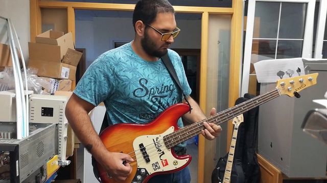 East Jazz Bass/Ampeg BA-108 смотреть онлайн